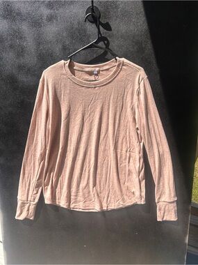Women’s Long-Sleeve Crewneck Top - beige new with tags women’s size Large #493